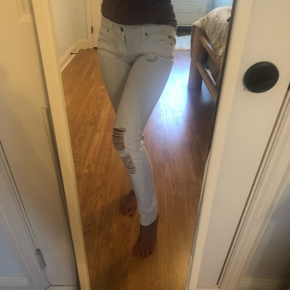 Vintage Reunion White distressed ripped jeans - Picture 6 of 6